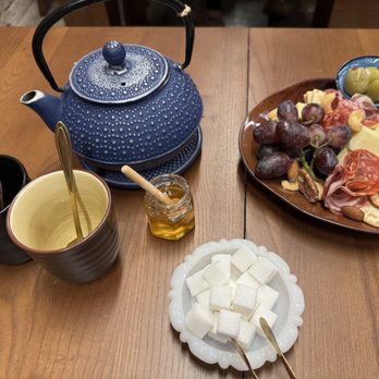 Isla Tea Lounge - solo tea pot and charcuterie board - Tea Rooms Near Me - Fresno, California