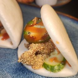 Lucy Blue - Catfish boa buns