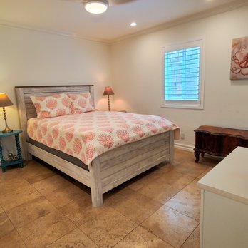 Burr White Realty - Super cute and clean bedroom - Property Management Near Me - Newport Beach, California