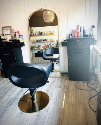 Layer Salon by null