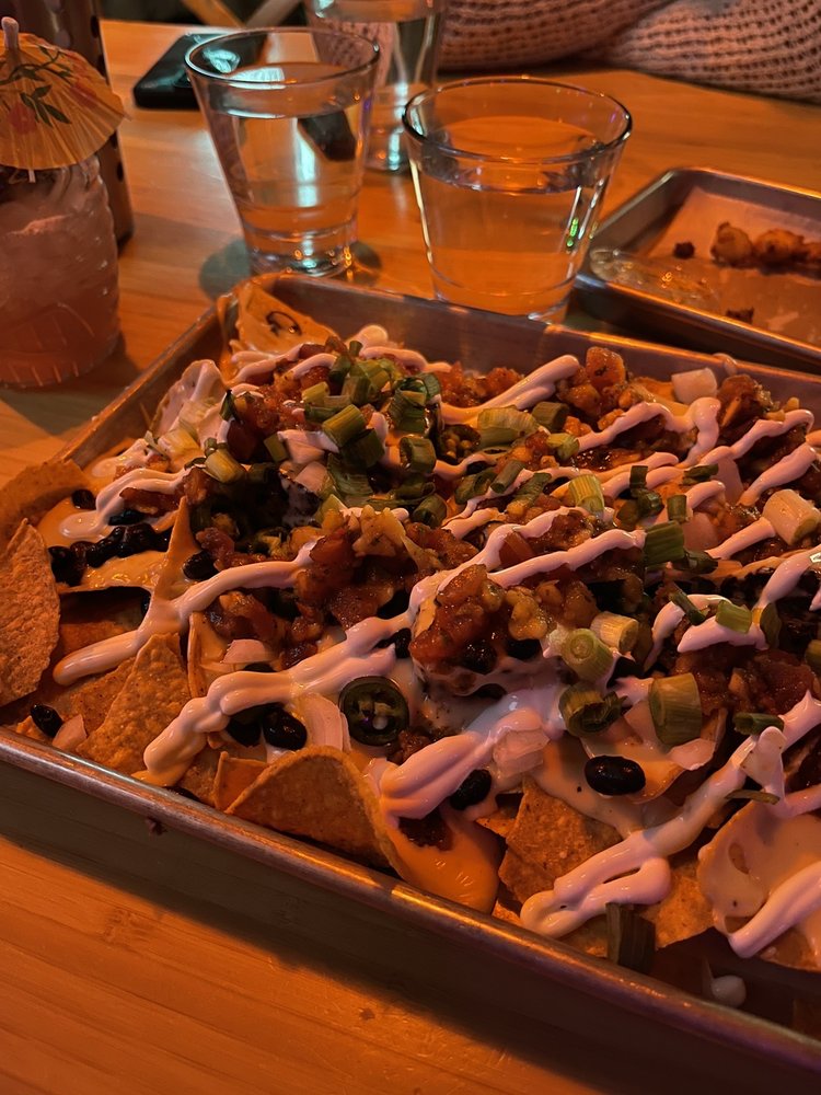 Wauwatiki Bar & Grill
