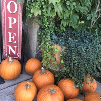 Van Ruiten Family Winery - Wineries Near Me - Lodi, California Van Ruiten Family Winery - Wineries Near Me - Lodi, California