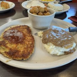 Pecan chicken mashed potatoes and okra Pecan chicken mashed potatoes and okra