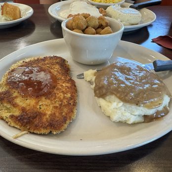 Jay Jay Cafe Mansfield - Pecan chicken mashed potatoes and okra - Desserts Near Me - Mansfield, Texas Jay Jay Cafe Mansfield - Pecan chicken mashed potatoes and okra - Desserts Near Me - Mansfield, Texas