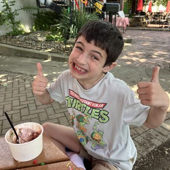 Piper's Soft Serve Bar - Two thumbs up! - Ice Cream & Frozen Yogurt Near Me - Covington, Kentucky