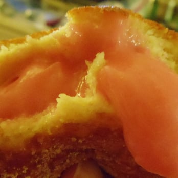 Leonard's Bakery - guava cream filling - Bakeries Near Me - Honolulu, Hawaii