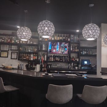 The Cutlery - Indoor bar setting - Steakhouses Near Me - Honolulu, Hawaii