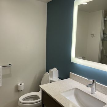 EVEN Hotel Brooklyn - Bathroom - Hotels Near Me - Brooklyn, New York