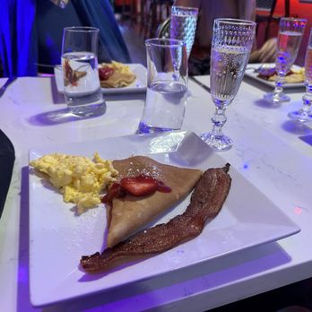 Bonjour Main - Breakfast & Brunch Near Me - Greenville, South Carolina