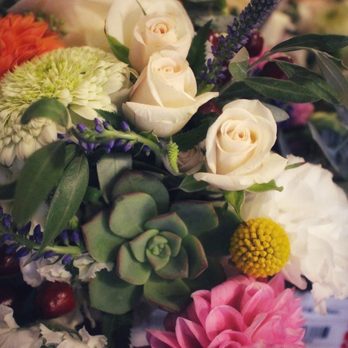 Sweeley's Design Shop - Bridesmaids bouquet - Florists Near Me Sweeley's Design Shop - Bridesmaids bouquet - Florists Near Me