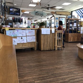 Beach Break Cafe - Waiting area with free coffee - Breakfast & Brunch Near Me - Oceanside, California