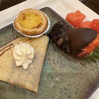 Wicked Spoon - Crepe station, tart, chocolate covered strawberries - Buffets Near Me - Las Vegas, Nevada Wicked Spoon - Crepe station, tart, chocolate covered strawberries - Buffets Near Me - Las Vegas, Nevada