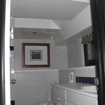 Barclay House - Haidaway Bathroom - Hotels Near Me - Vancouver, British Columbia