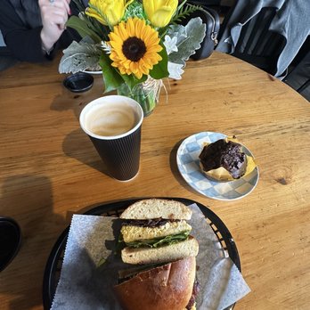 Big Bear Cafe & Espresso Bar - Cafes Near Me - Dedham, Massachusetts