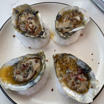 Hank's Downtown Dive - Roasted Oysters - delicious - Cocktail Bars Near Me - Cary, North Carolina