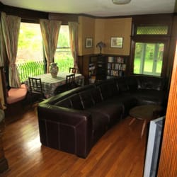 Edgewood Bed and Breakfast - Guest Living Room