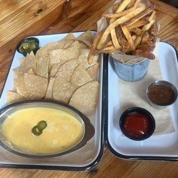 Otto’s Ice House - Bars Near Me - San Antonio, Texas