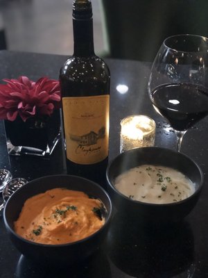 Scarlet Kitchen and Lounge by null