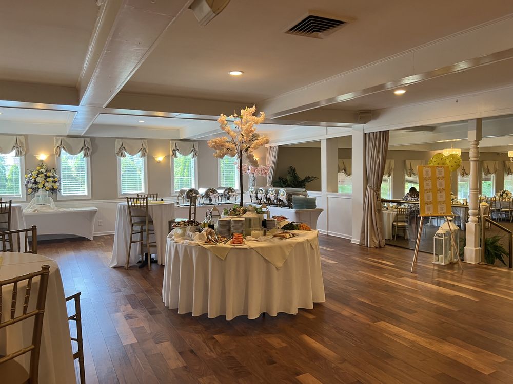 THE SPRING LAKE MANOR 174 Photos & 73 Reviews 415 Hwy 71, Spring