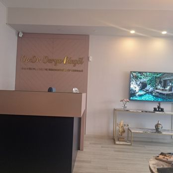 DB' Est Clinic - Dr. Derya's reception area - Cosmetic Surgeons Near Me - Istanbul, 34