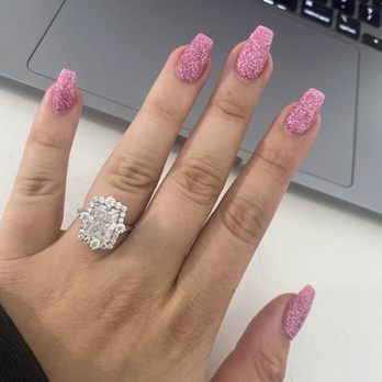 Hollywood Nails - Nail Technicians Near Me - Fairfax, Virginia