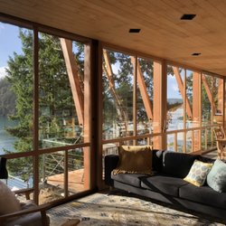J&R Glass - Failed IGUs replaced by J&R Glass in this Island retreat.
