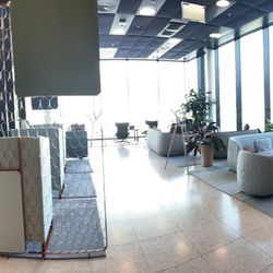 Tyrol Lounge - Quiet and comfortable lounge. Counter (luggage) check-in is accepted much more than 3hours. Good to complete business online.