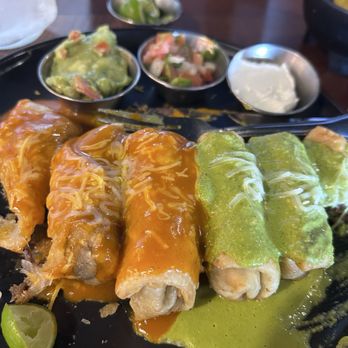 Amelias Mexican Kitchen - MINI CHIMIS 6 BIRRIA - Mexican Near Me - Tucson, Arizona
