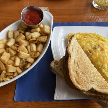 Windows on the Bay - Breakfast & Brunch Near Me - Alexandria Bay, New York Windows on the Bay - Breakfast & Brunch Near Me - Alexandria Bay, New York