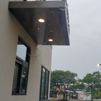 Taco Bell - Every light in the area are on. - Fast Food Near Me - Pittsburgh, Pennsylvania