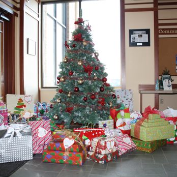 Oak Bank - Oak Bank supports the Dane County Head Start Giving Tree program - Banks & Credit Unions Near Me - Fitchburg, Wisconsin Oak Bank - Oak Bank supports the Dane County Head Start Giving Tree program - Banks & Credit Unions Near Me - Fitchburg, Wisconsin