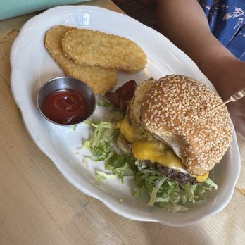 Bunny's Buckets & Bubbles - Brunch burger - Chicken Shop Near Me - Baltimore, Maryland Bunny's Buckets & Bubbles - Brunch burger - Chicken Shop Near Me - Baltimore, Maryland
