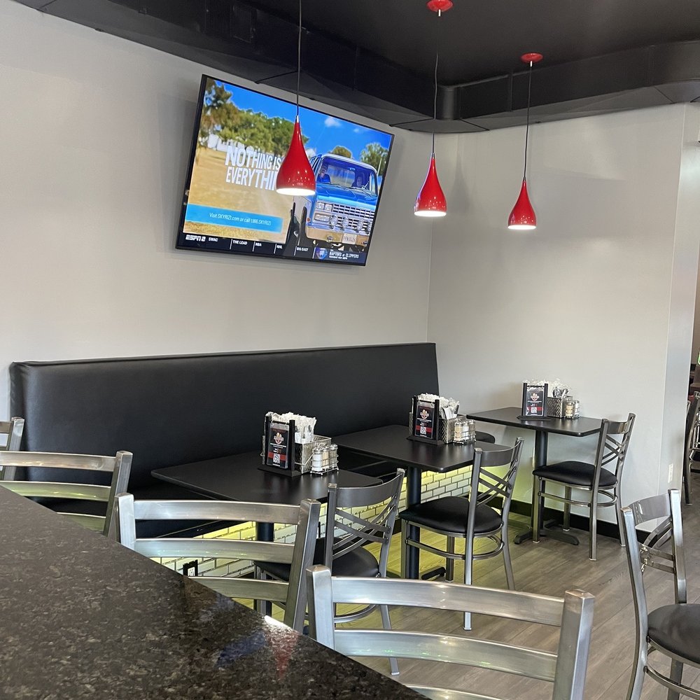Presutti's - Restaurant area. - Pizza Near Me - Carnegie, Pennsylvania