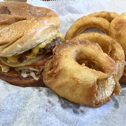 Burger and Shake - Cheeseburger onion rings