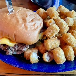 Hopper's Bar & Grill - Bacon cheeseburger