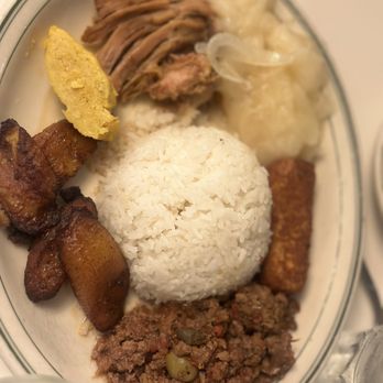Versailles - classis - Cuban Near Me - Miami, Florida
