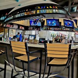 Breezes Restaurant & Bar