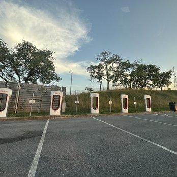 Tesla Supercharger - EV Charging Stations Near Me - Hagerstown, Maryland Tesla Supercharger - EV Charging Stations Near Me - Hagerstown, Maryland