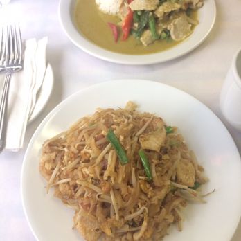 Za Onn Thai House - Pad Thai and Green Curry Chicken! Great taste. - Thai Near Me - Wallingford, Connecticut Za Onn Thai House - Pad Thai and Green Curry Chicken! Great taste. - Thai Near Me - Wallingford, Connecticut