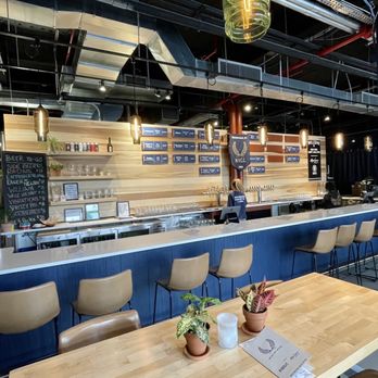 Marlowe Artisanal Ales - The bar area - Brewpubs Near Me - Mamaroneck , New York