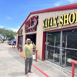 Roy's Bait & Tackle Outfitters - Tackle time!