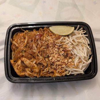 Kwan Kitchen - Pad Thai was delicious - Thai Near Me - Pasadena, California