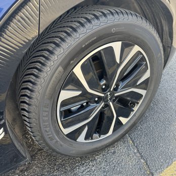Discount Tire - Great new tires and a smooth, painless experience at Discount Tire. - Tires Near Me - Melrose Park, Illinois Discount Tire - Great new tires and a smooth, painless experience at Discount Tire. - Tires Near Me - Melrose Park, Illinois