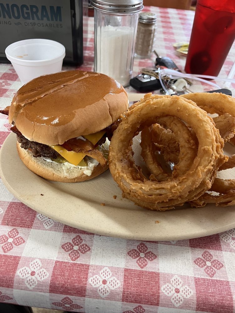 TRACEWAY RESTAURANT 12 Photos & 20 Reviews 17990 U S Highway 82