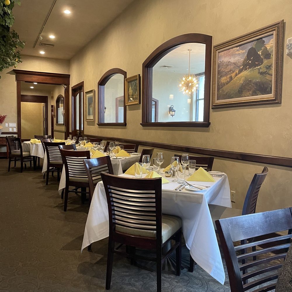 La Jolla Groves - Dining Area - New American Near Me - Provo, Utah