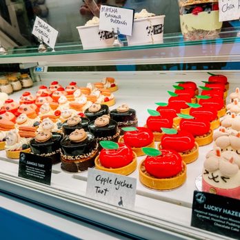 Bibble & Sip - Bakery display - Coffee & Tea Near Me - New York, New York