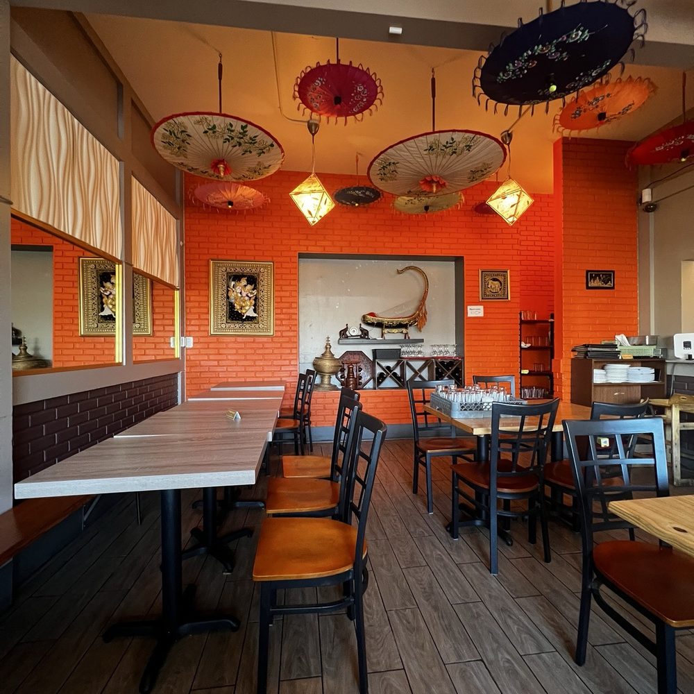 Interior shot just as the restaurant opened.