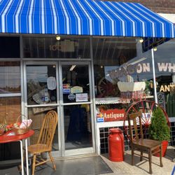 Wagon Wheel Antiques - We are a family owned, small business filled with antique & resale treasures! Our prices range to complete thrifting to some amazing pieces!
