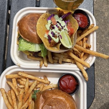 Wedo’s Tacos - Spicy chicken sandwich, wagyu cheeseburger, fish taco. - Food Trucks Near Me - Monterey, California Wedo’s Tacos - Spicy chicken sandwich, wagyu cheeseburger, fish taco. - Food Trucks Near Me - Monterey, California