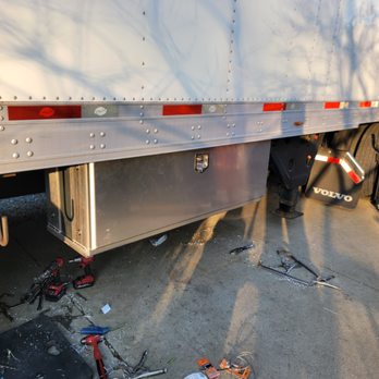 Mig brothers - Aluminum toolbox installation - Metal Fabricators Near Me Mig brothers - Aluminum toolbox installation - Metal Fabricators Near Me